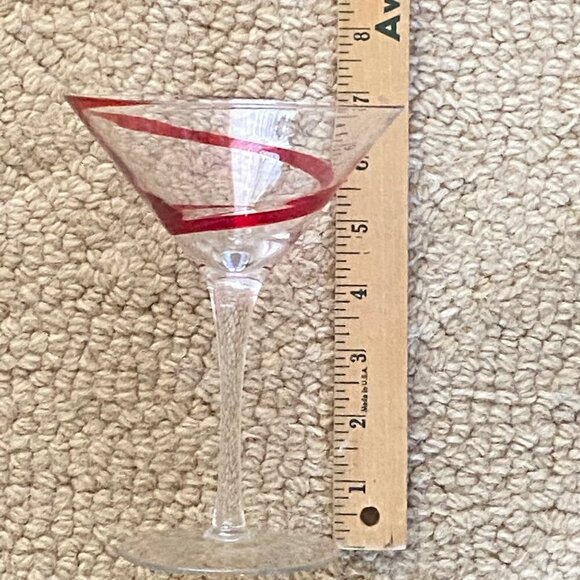 Pier One Cosmopolitan Red Swirl Line Martini Glass 7” Handblown 8 oz Retired - Picture 3 of 16